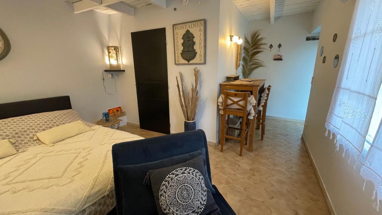 Jolie Annexe Du Mas Dans Le Coeur De La Garrigue Nimoise Villa Nîmes Exterior foto
